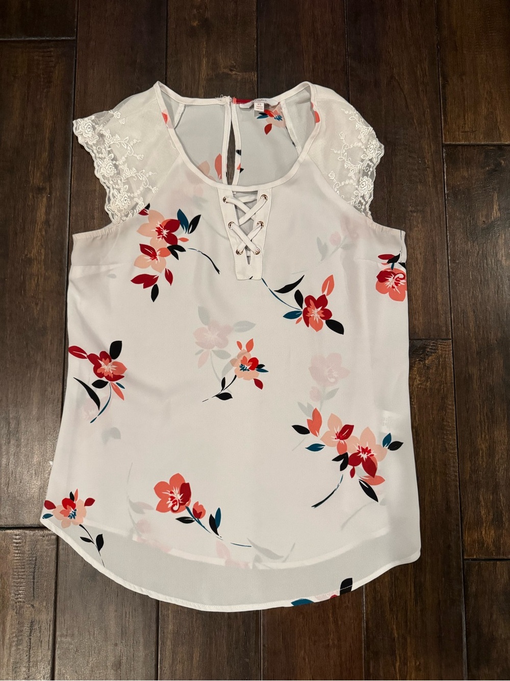 Women’s Candie’s Shirt – Flowers – XS